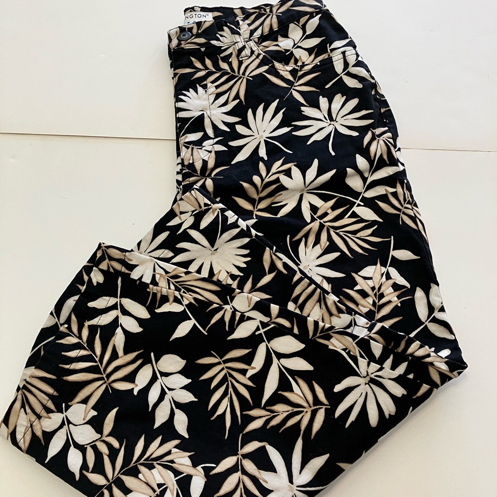 Covington Black and Tan Leaf Print Capri Jean Pants